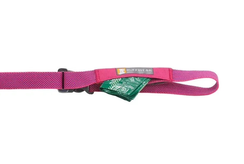 Полегшений повідець-перестібка для собак Ruffwear Flagline™ малиновий