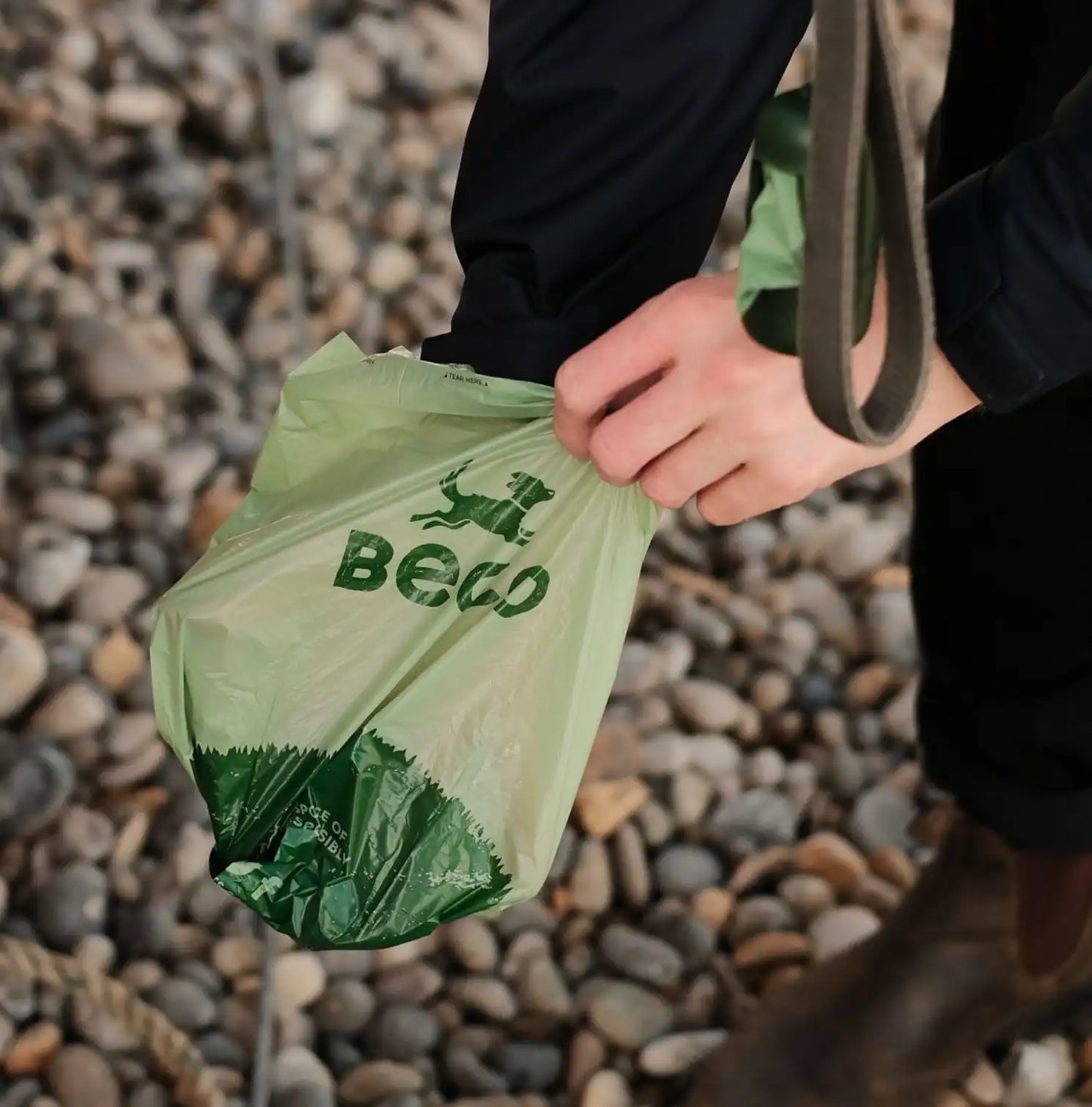 Одноразові пакетики для прибирання за собаками Beco Pets без запаху 120 шт (8 рулонів по 15 шт)