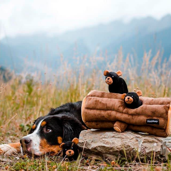 М’яка іграшка для собак ZippyPaws – Black Bear Log