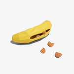 НАДМІЦНА ІГРАШКА З ОТВОРОМ ДЛЯ ЛАСОЩІВ ZEE.DOG - SUPER BANANA