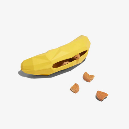НАДМІЦНА ІГРАШКА З ОТВОРОМ ДЛЯ ЛАСОЩІВ ZEE.DOG - SUPER BANANA