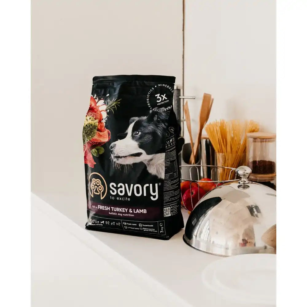 Сухий корм Savory Medium для собак середніх порід, зі свіжим ягням та індичкою