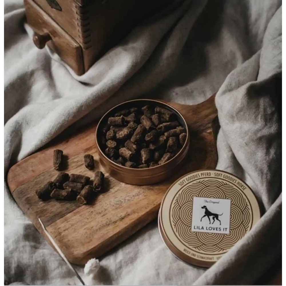 М'які ласощі для собак з кониною Lila loves it - Soft Goodies Horse 60 г, 60г.