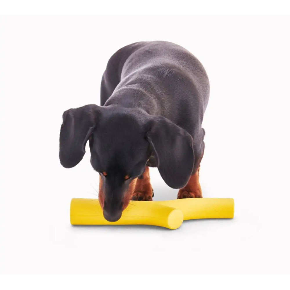 Іграшка з отвором для ласощів для собак Beco Pets Super Stick Жовтий