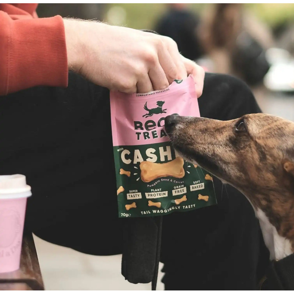 Печиво для собак Beco Pets Кеш'ю з гарбузовим насінням і морквою 70 г (рослинний білок), 70 грам.